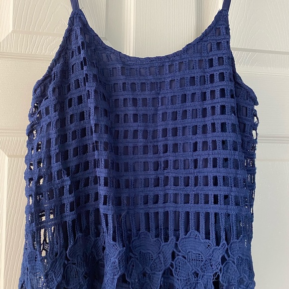 Francesca’s Navy Blue Lace Romper Size Small - Picture 3 of 6